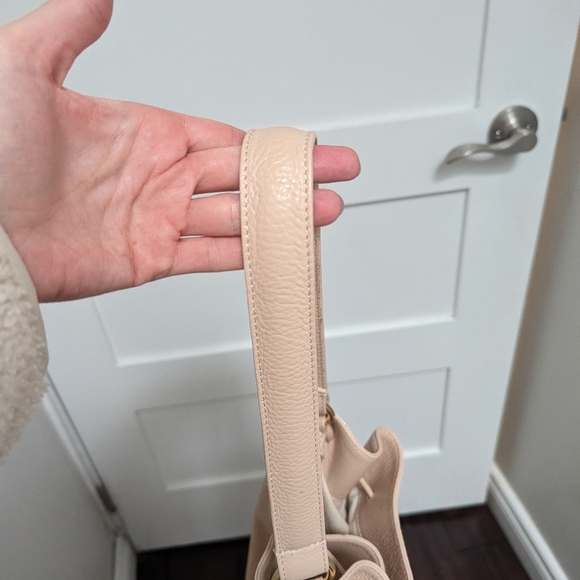 Alberta Di Canio Draw String Leather Bucket Shoulder Bag in Soft Pink/Nude Color - Picture 9 of 15